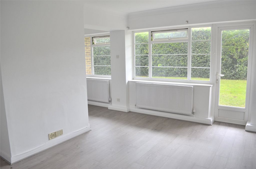 Property photo 2 of 20 Picture No. 12