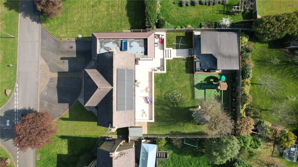 Property photo 2 of 33 Picture No. 37