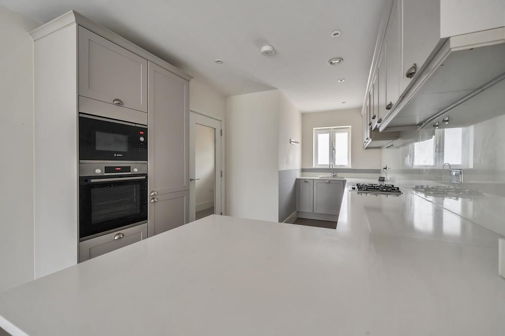 Property photo 3 of 20 Kitchen