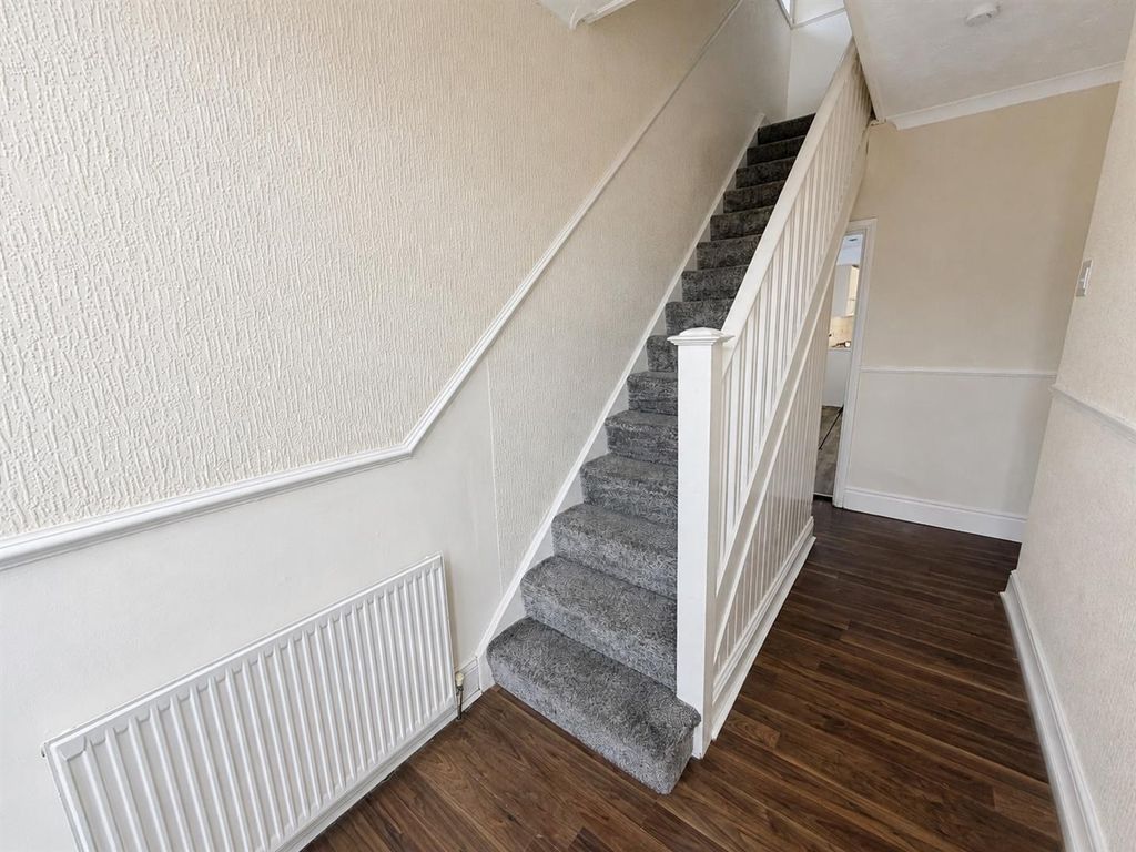 Property photo 3 of 13 Hallway