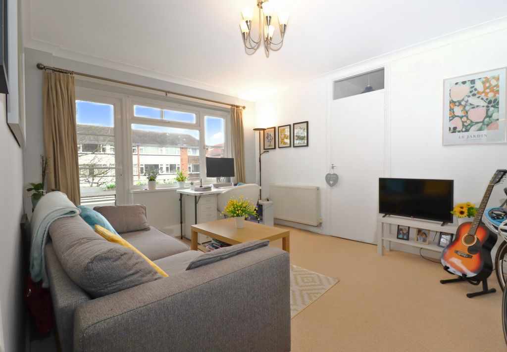 Property photo 3 of 6