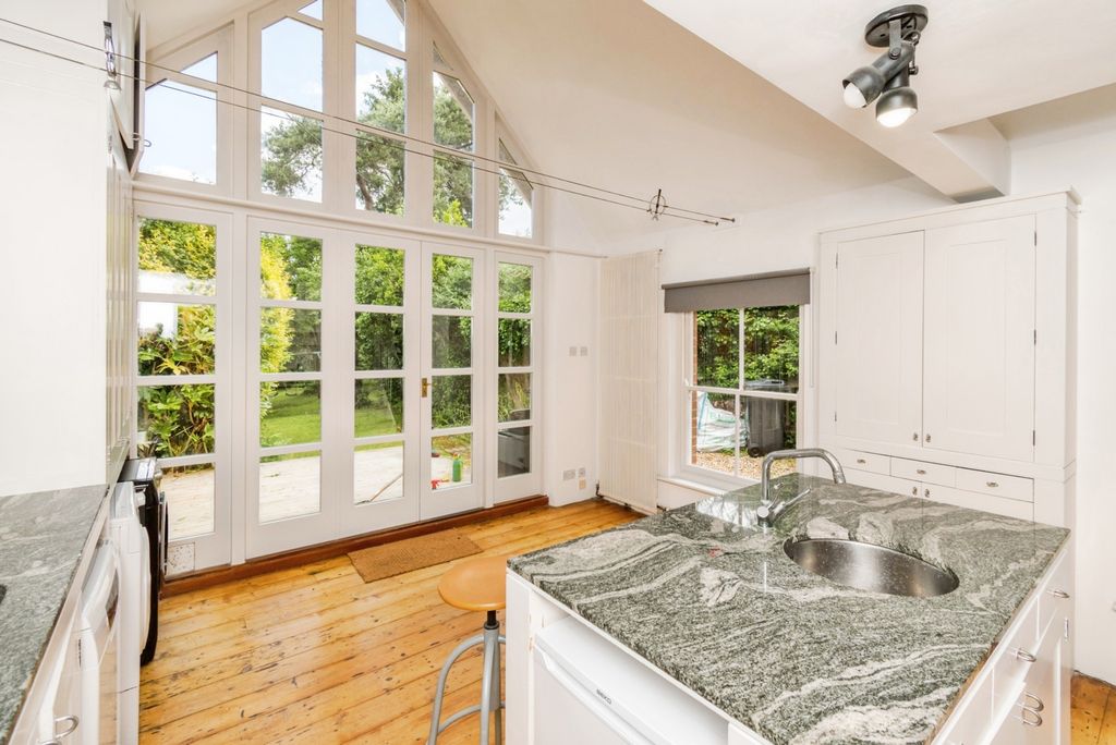 Property photo 3 of 20 Pbox-Img.Jpg