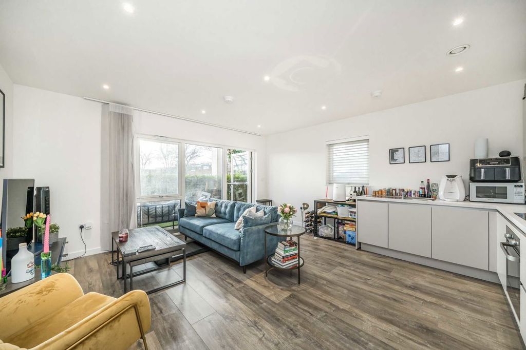 Property photo 2 of 5