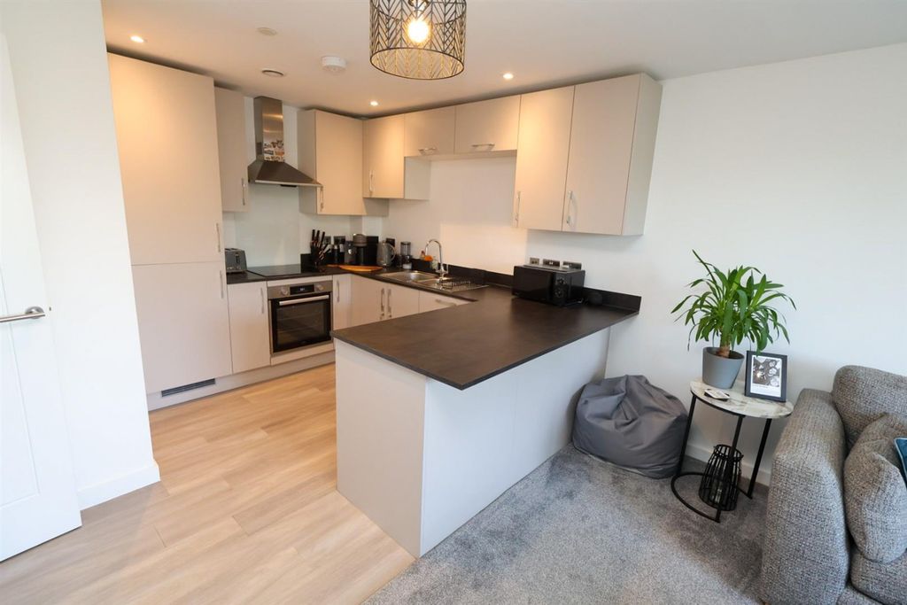 Property photo 3 of 13 5.Jpg
