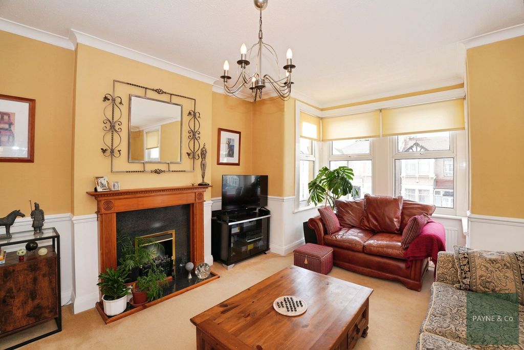 Property photo 2 of 24