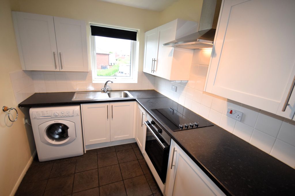 Property photo 2 of 6 Kitchen