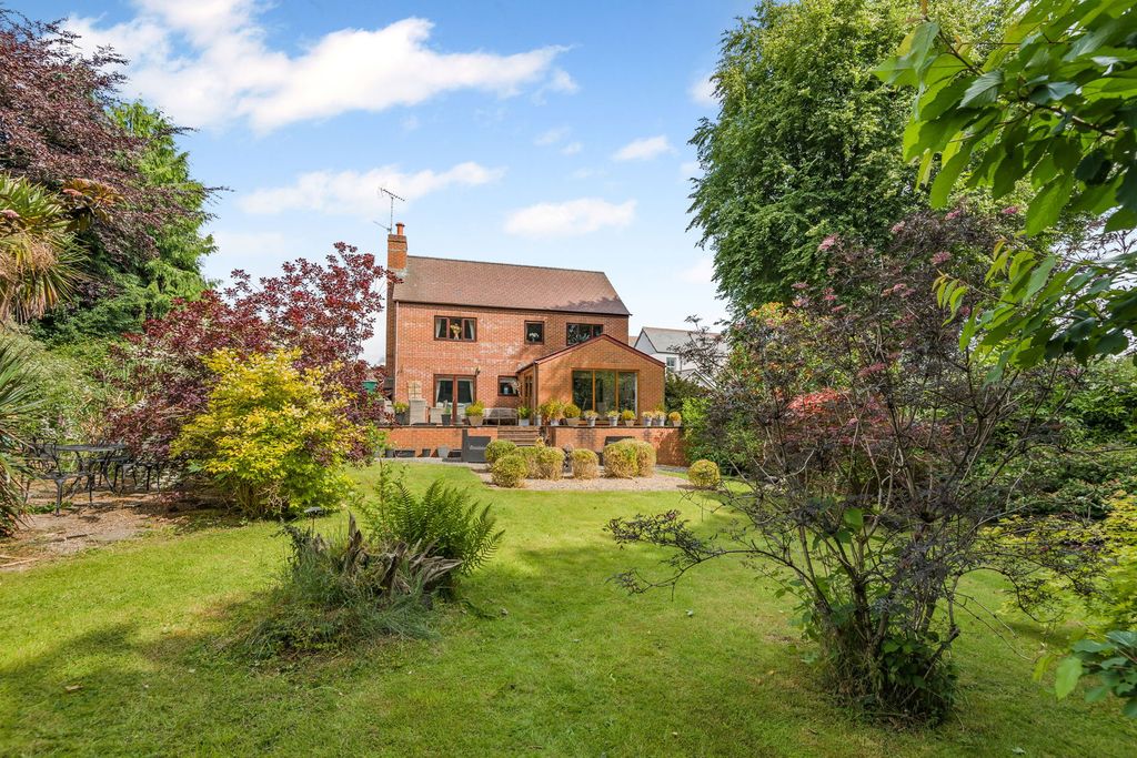 Property photo 1 of 25
