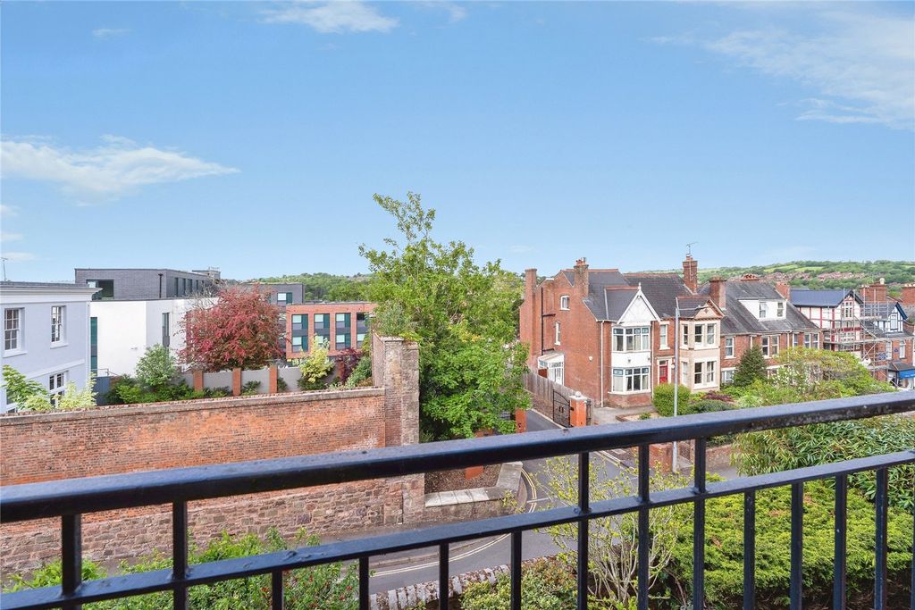 Property photo 1 of 12 General View