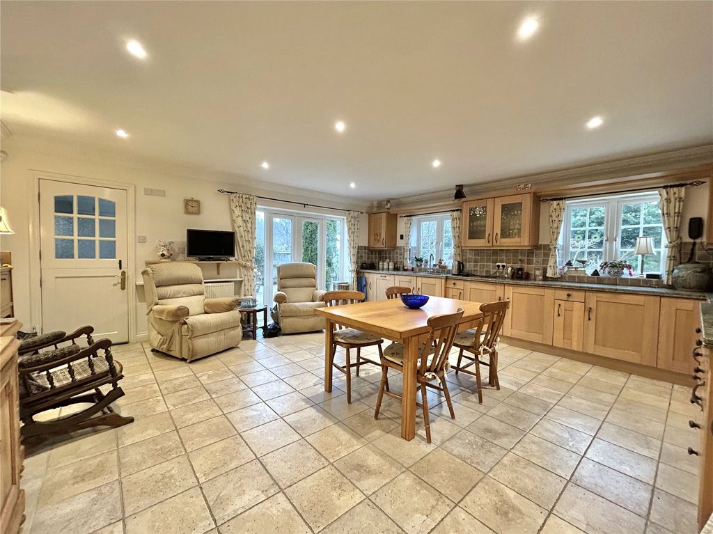 Property photo 3 of 21 Picture No. 31