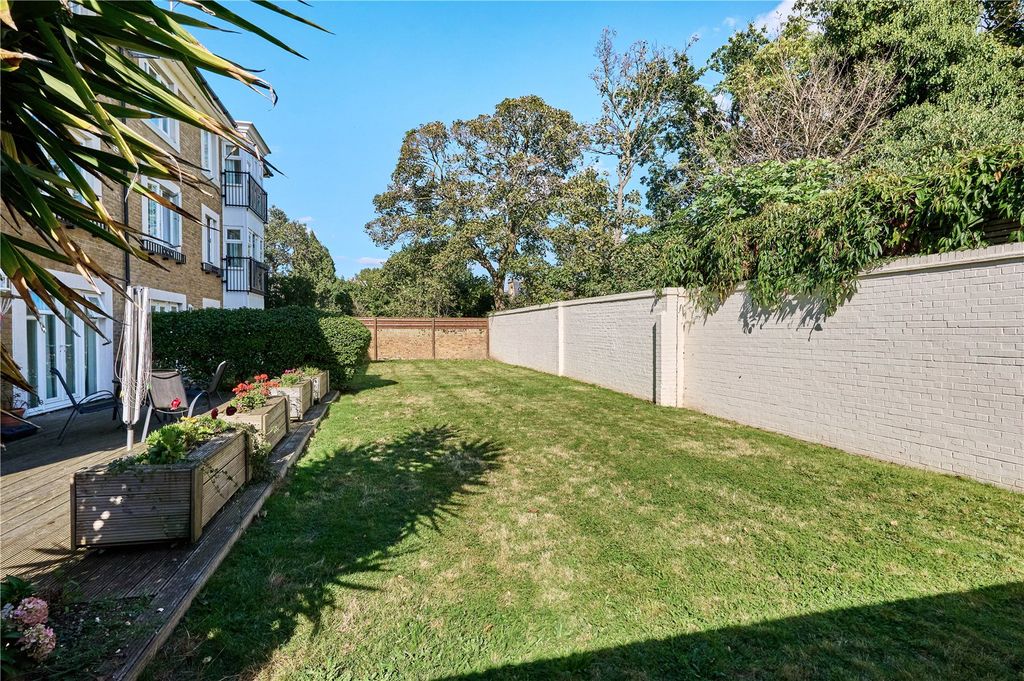 Property photo 2 of 11 Picture No. 20