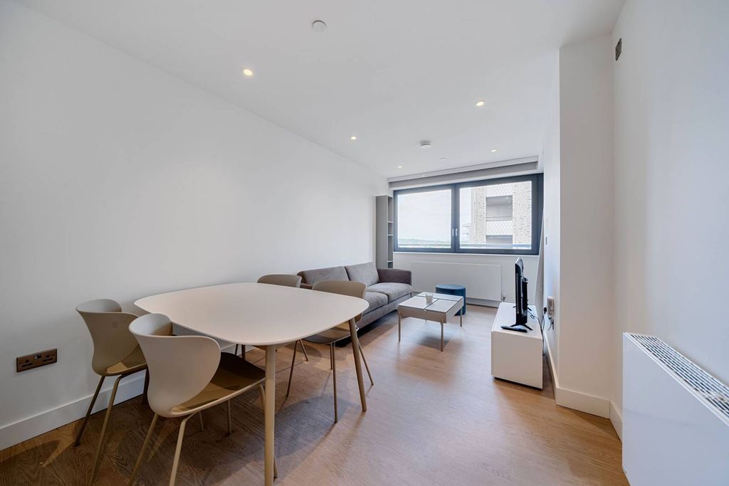 Property photo 3 of 26