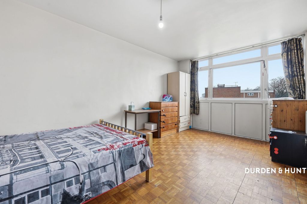 Property photo 3 of 9