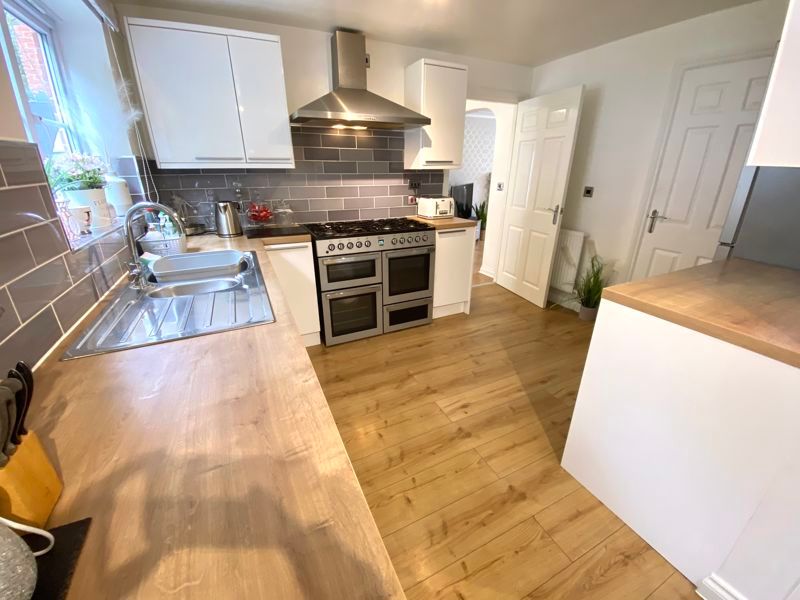 Property photo 3 of 19 Photo 8