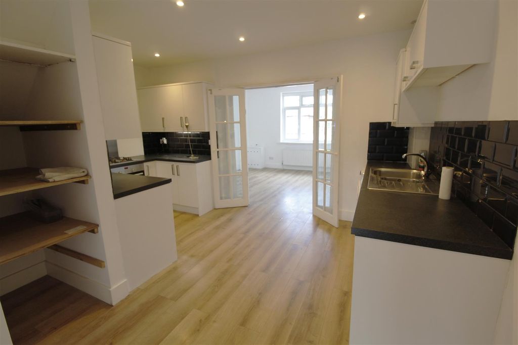 Property photo 3 of 9 1.Jpg