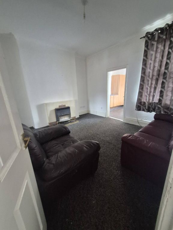 Property photo 1 of 7 2 Bedroom Flat - Tenanted Investment