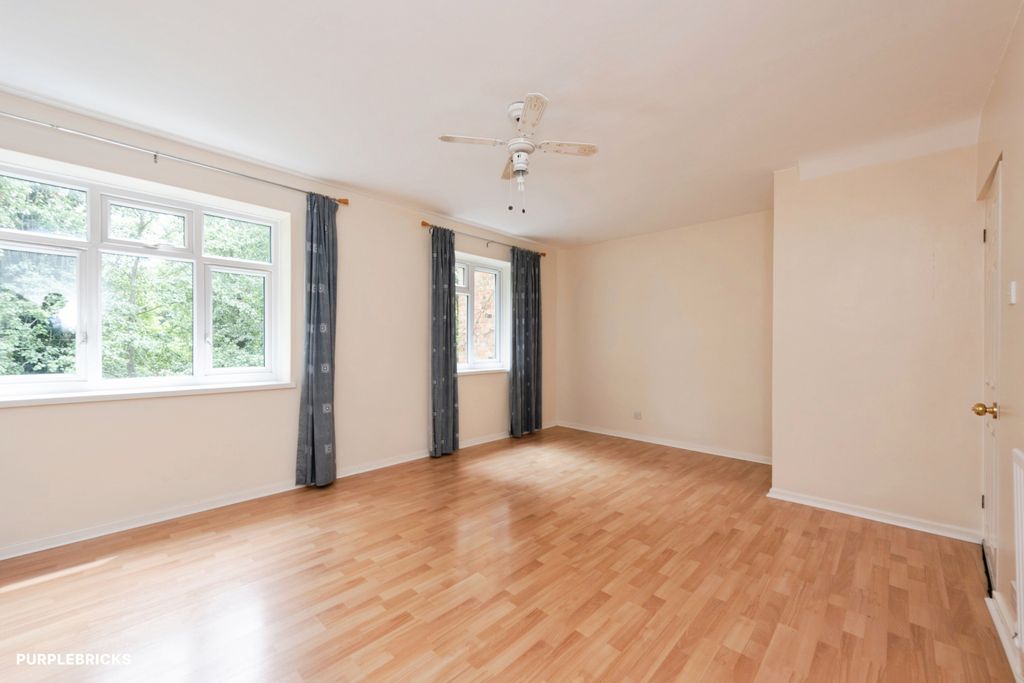 Property photo 2 of 28