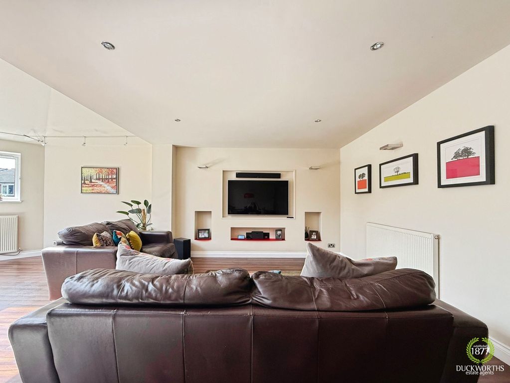 Property photo 2 of 45