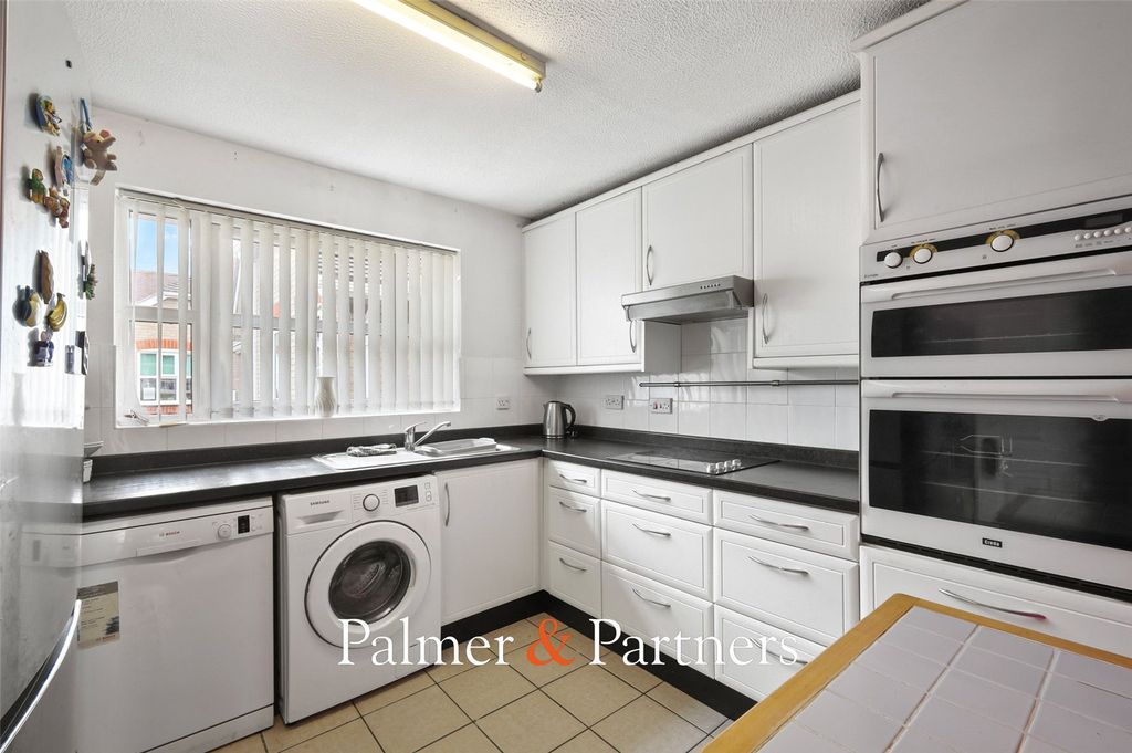 Property photo 2 of 13 Picture No. 29