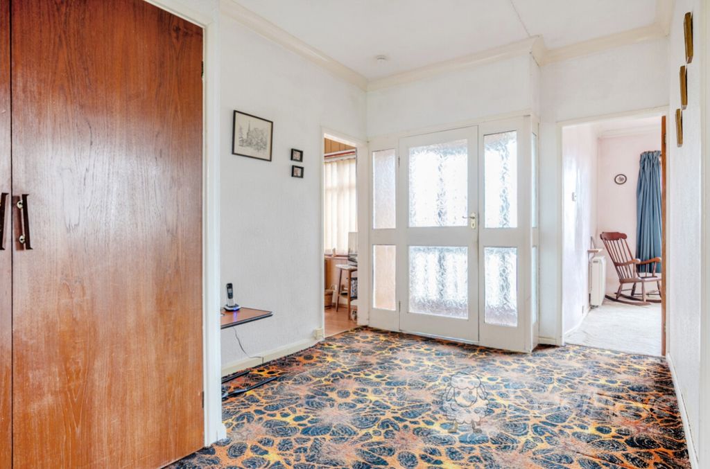 Property photo 2 of 14 10