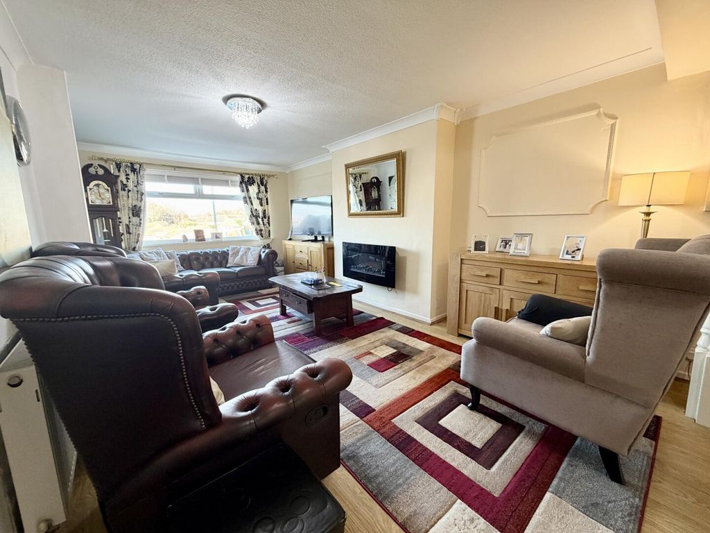 Property photo 2 of 23 Living Room