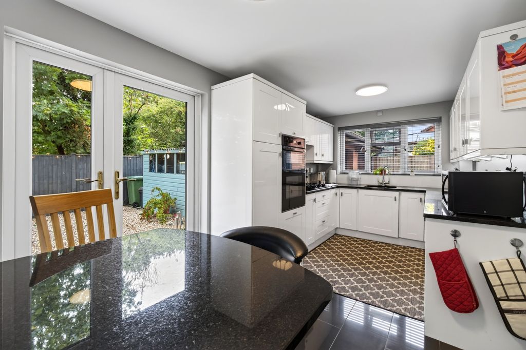 Property photo 3 of 23 Kitchen Breakfast Room