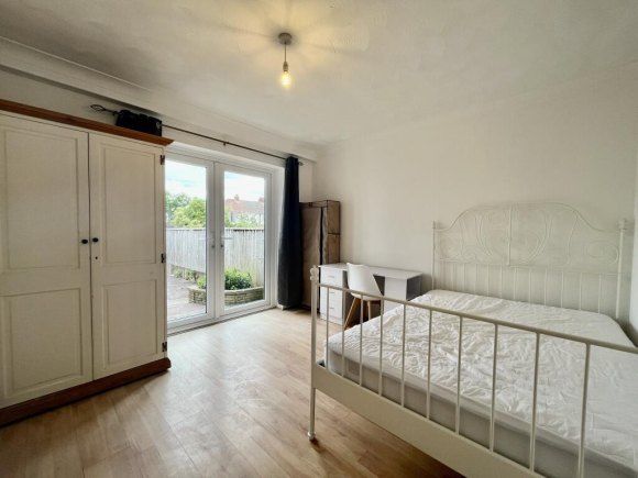 Property photo 1 of 8 c79E52Ea2829E665A32Afe310B3B8B1c.Jpeg