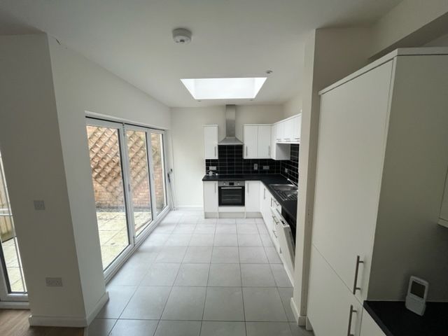 Property photo 3 of 15 Kitchen