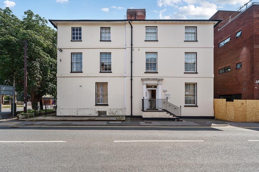 Property photo 1 of 17 External