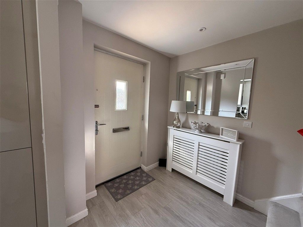 Property photo 1 of 14 Entrance Hall