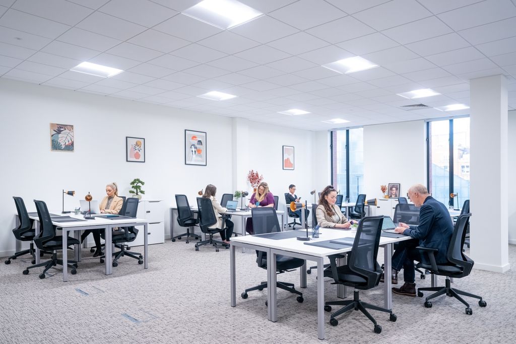 Property photo 2 of 8 Office