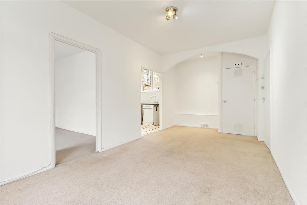 Property photo 3 of 17 1B Arun Street-014.Jpg