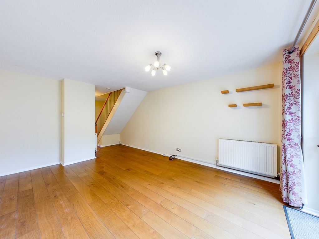 Property photo 2 of 11 Cam00545P1-Pr0104-Still06