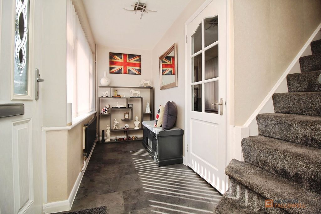 Property photo 3 of 24