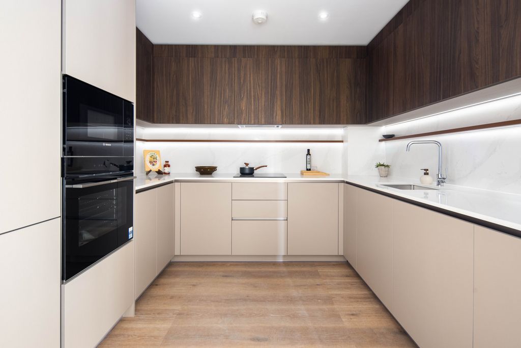 Property photo 2 of 25