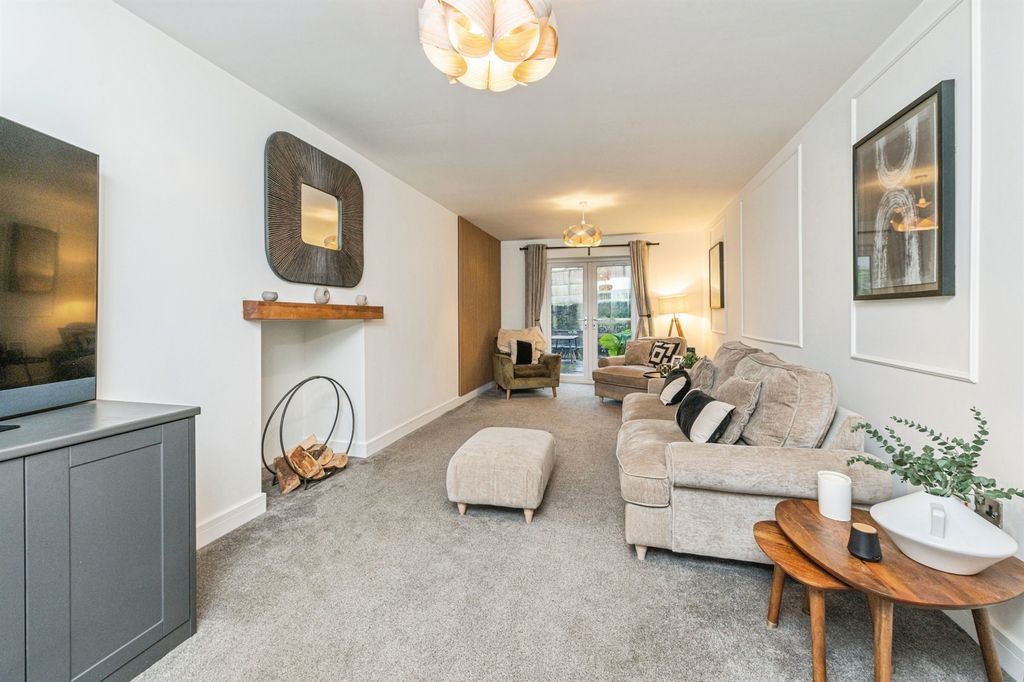 Property photo 2 of 26