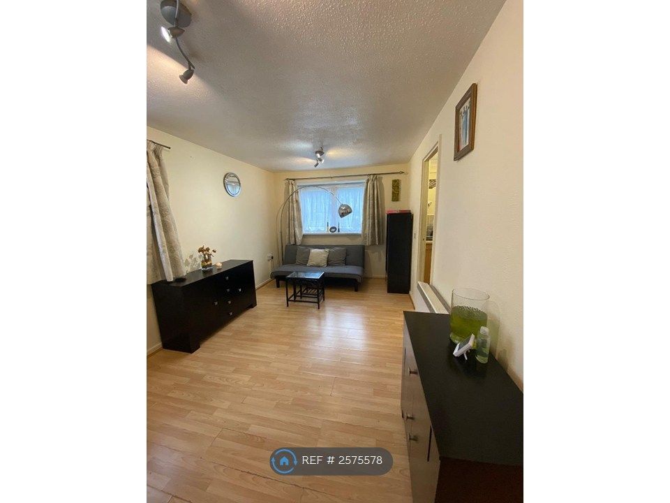 Property photo 2 of 15 Living Room