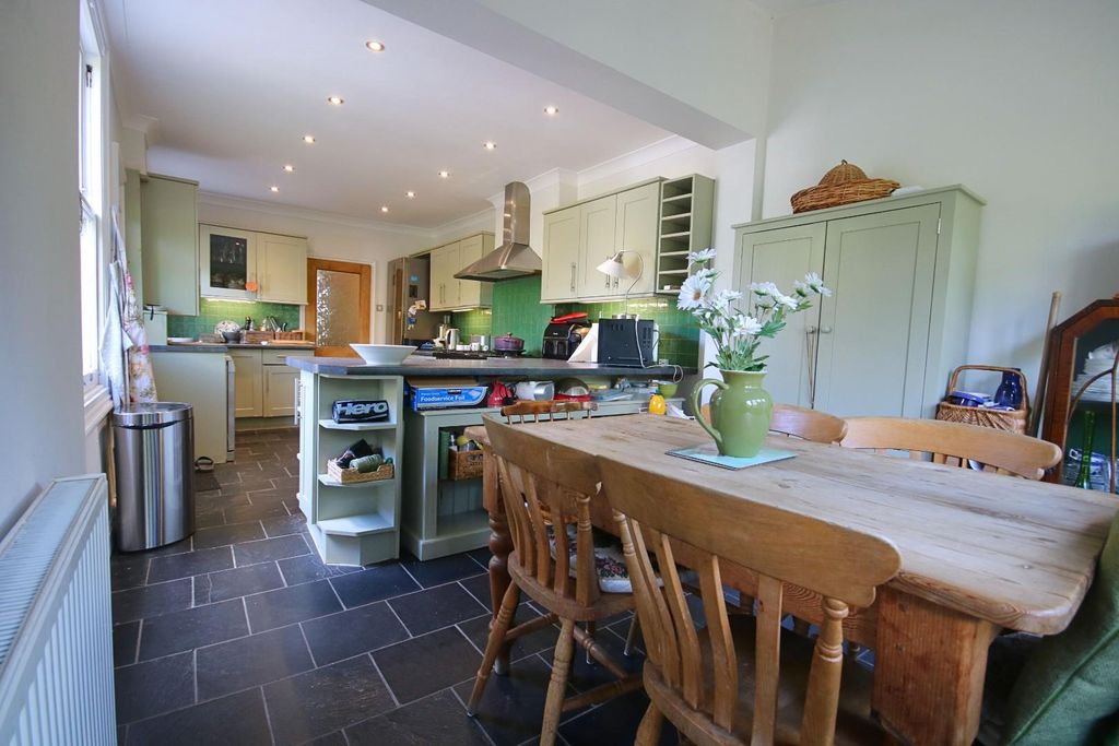 Property photo 3 of 24 Kitch3 (1).Jpg