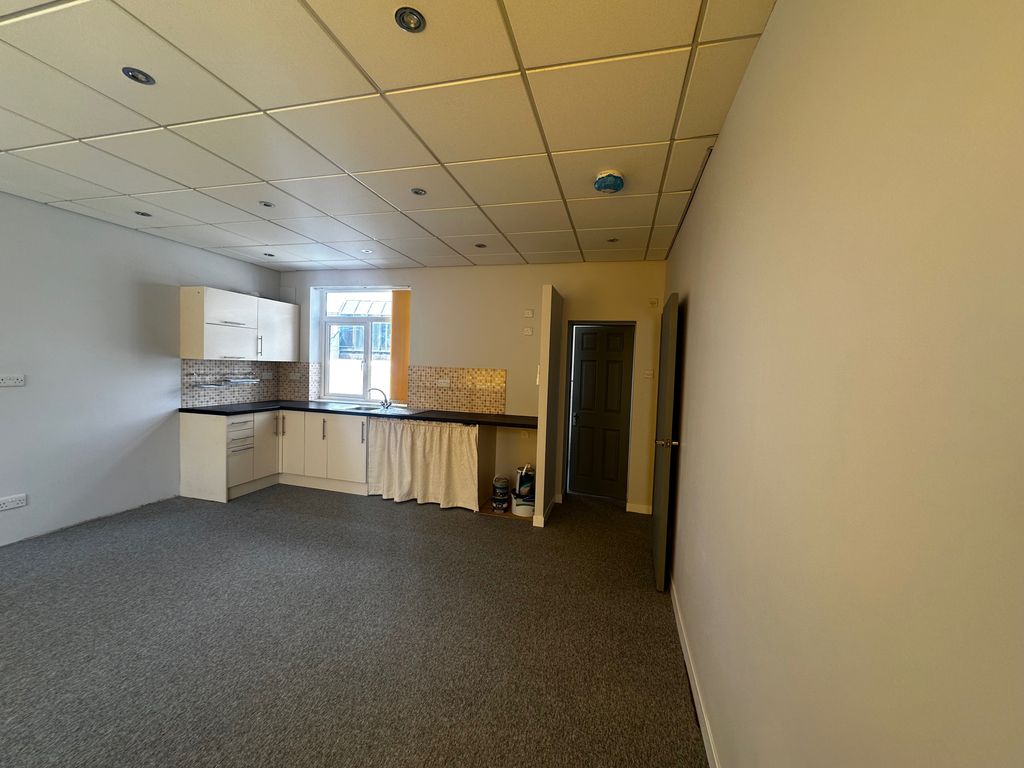 Property photo 2 of 3