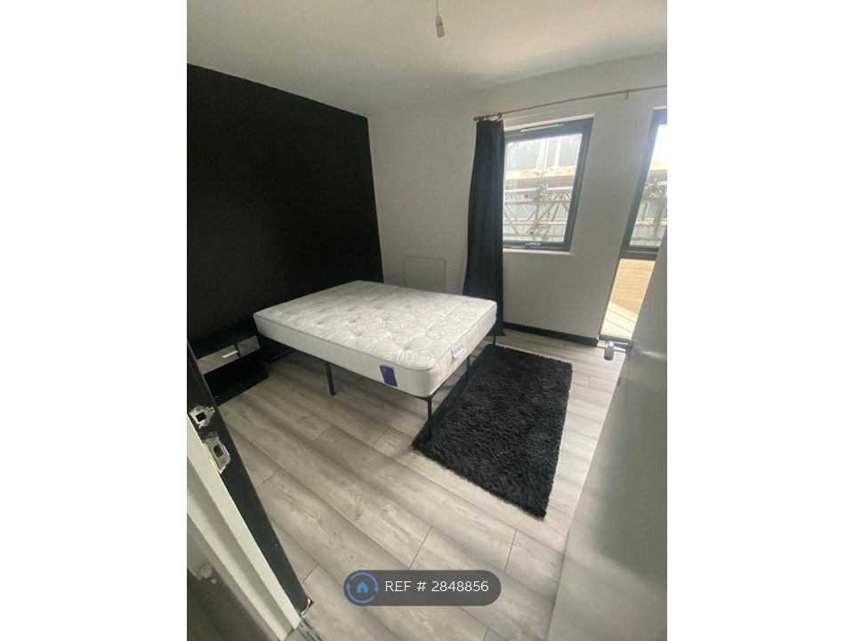 Property photo 3 of 13 Bedroom