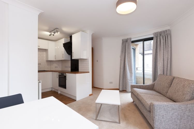 Property photo 1 of 9 206318