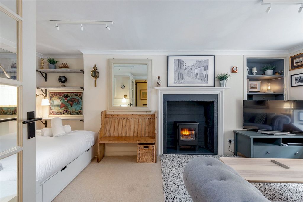 Property photo 3 of 13 Studio Room