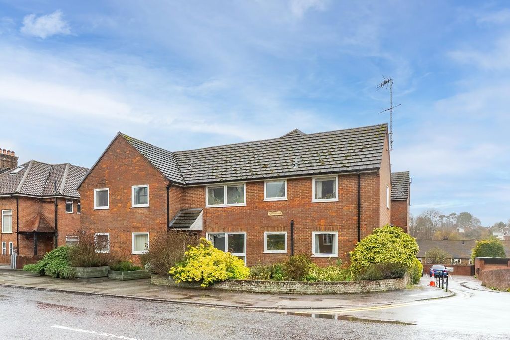 Property photo 1 of 9