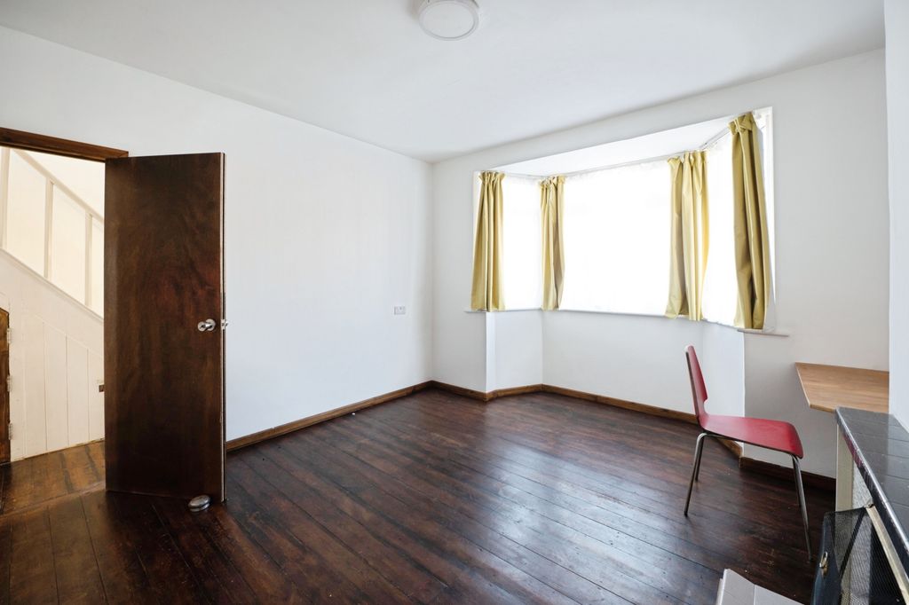 Property photo 3 of 22