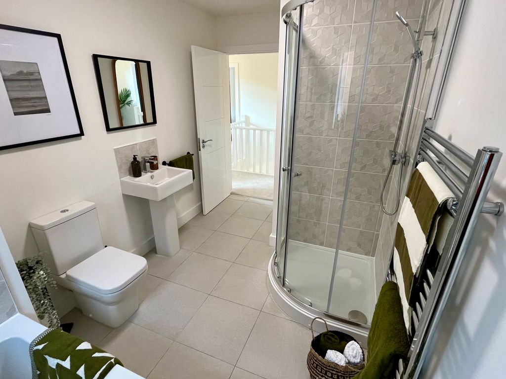 Property photo 3 of 8 Bathroom - Penrose