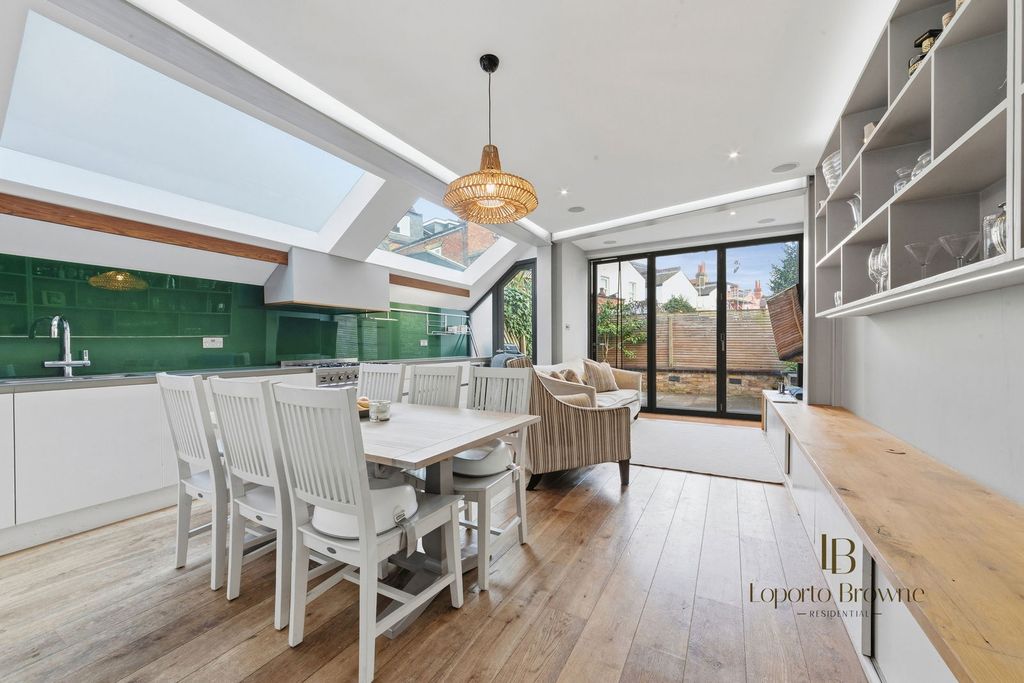 Property photo 1 of 21