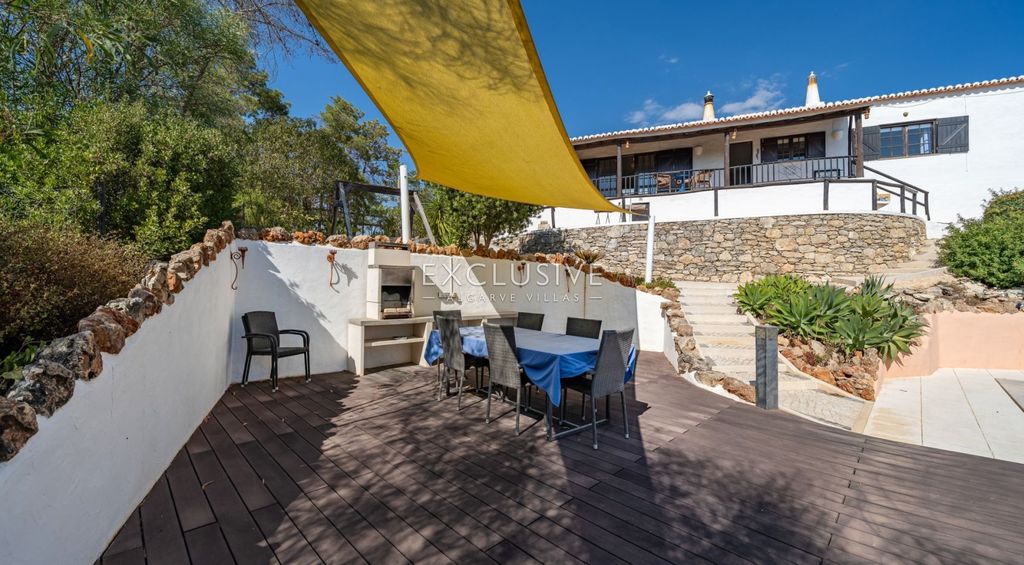 Property photo 2 of 31