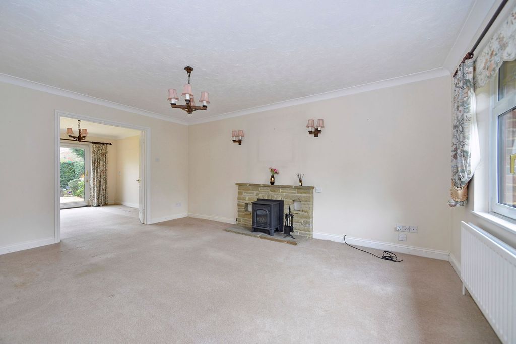 Property photo 3 of 12 Photo 2