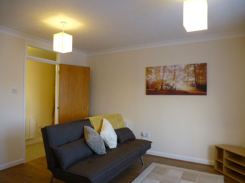 Property photo 2 of 7 Living Room