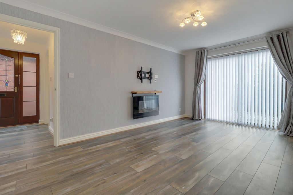 Property photo 3 of 13 Img_1599-Img_1601