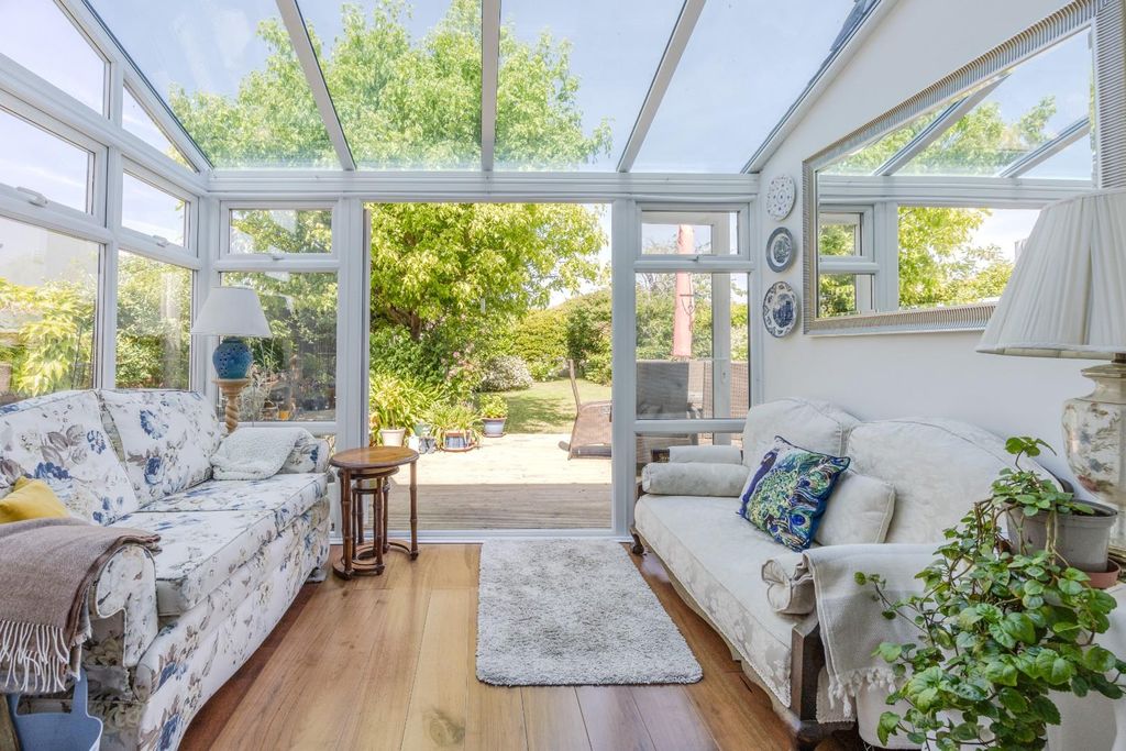 Property photo 2 of 41